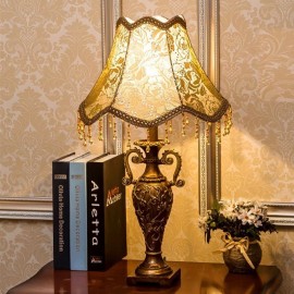 European Retro Table Lamp Creative Warm Bedside Carved Desk Light